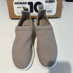 Lusso Cloud Nomad.Size 10. New in box